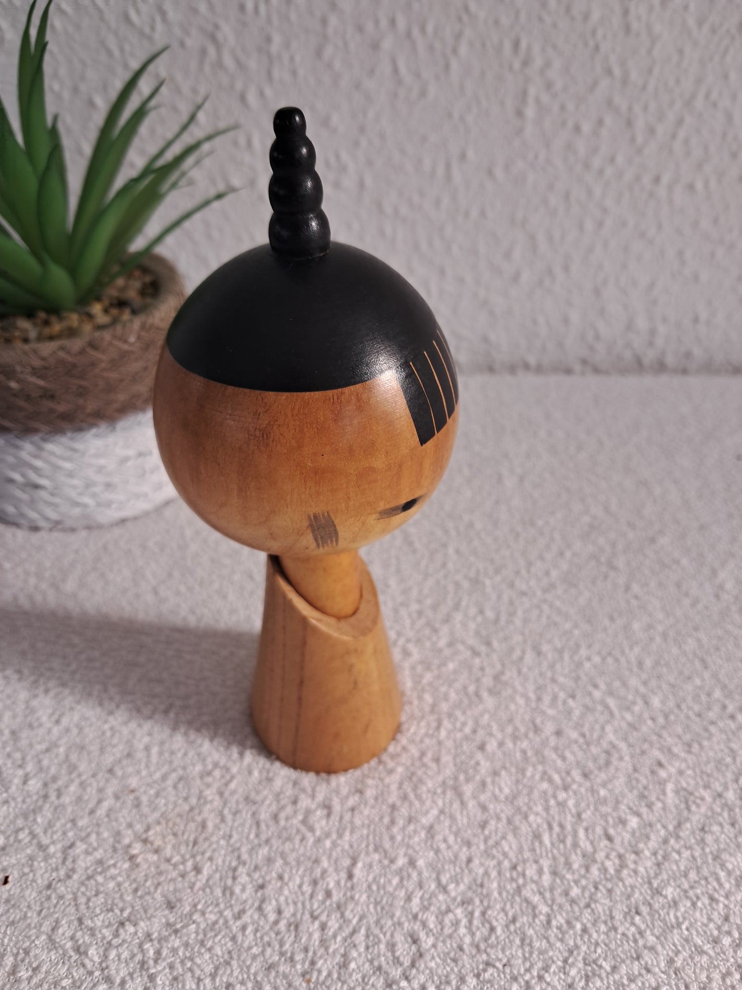 Exclusive kokeshi by Aida Harumine ( Seihou ) (1926-1998)