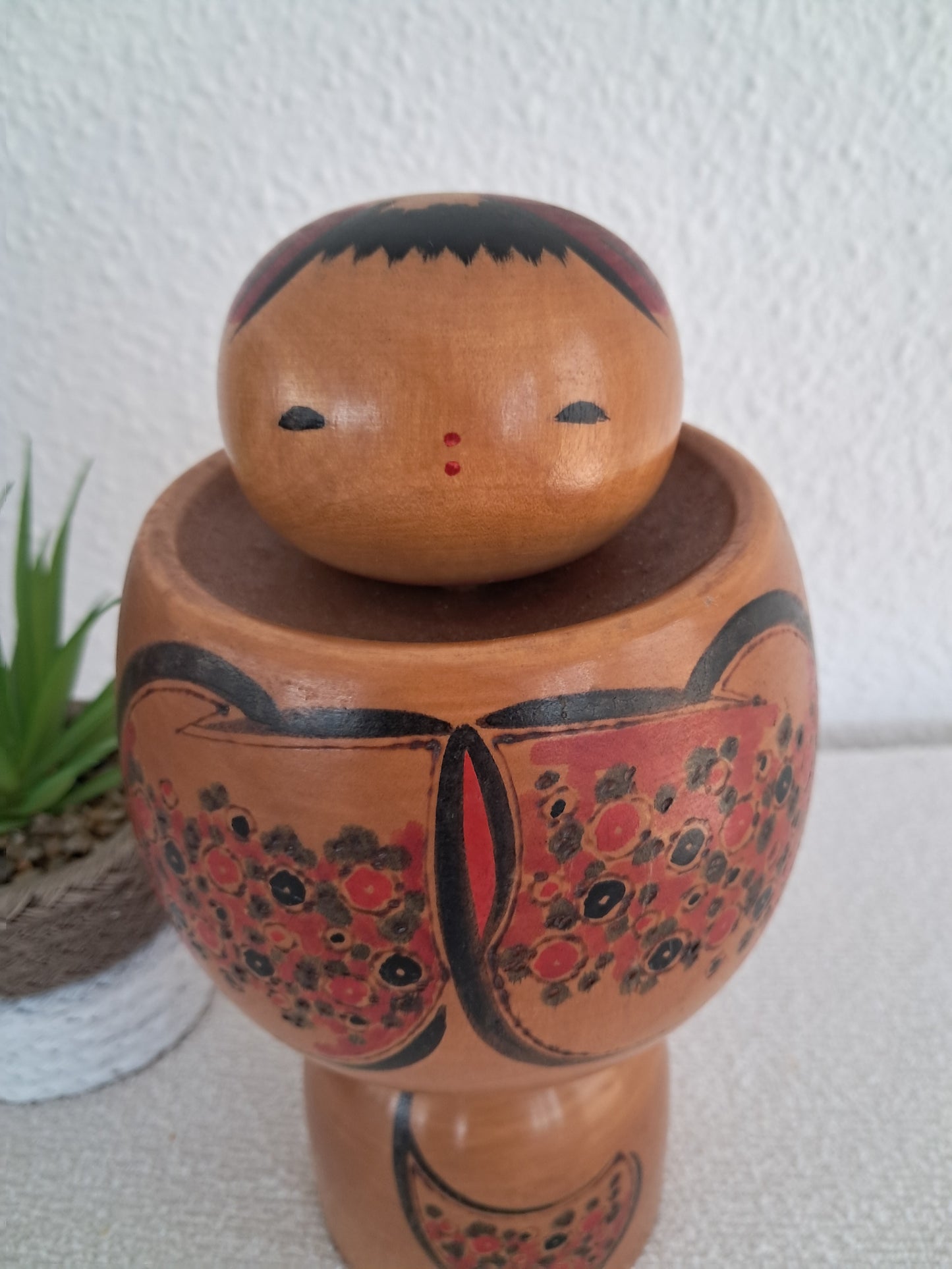 Vintage Sosaku Kokeshi by Kano Chiyomatsu (1935-)