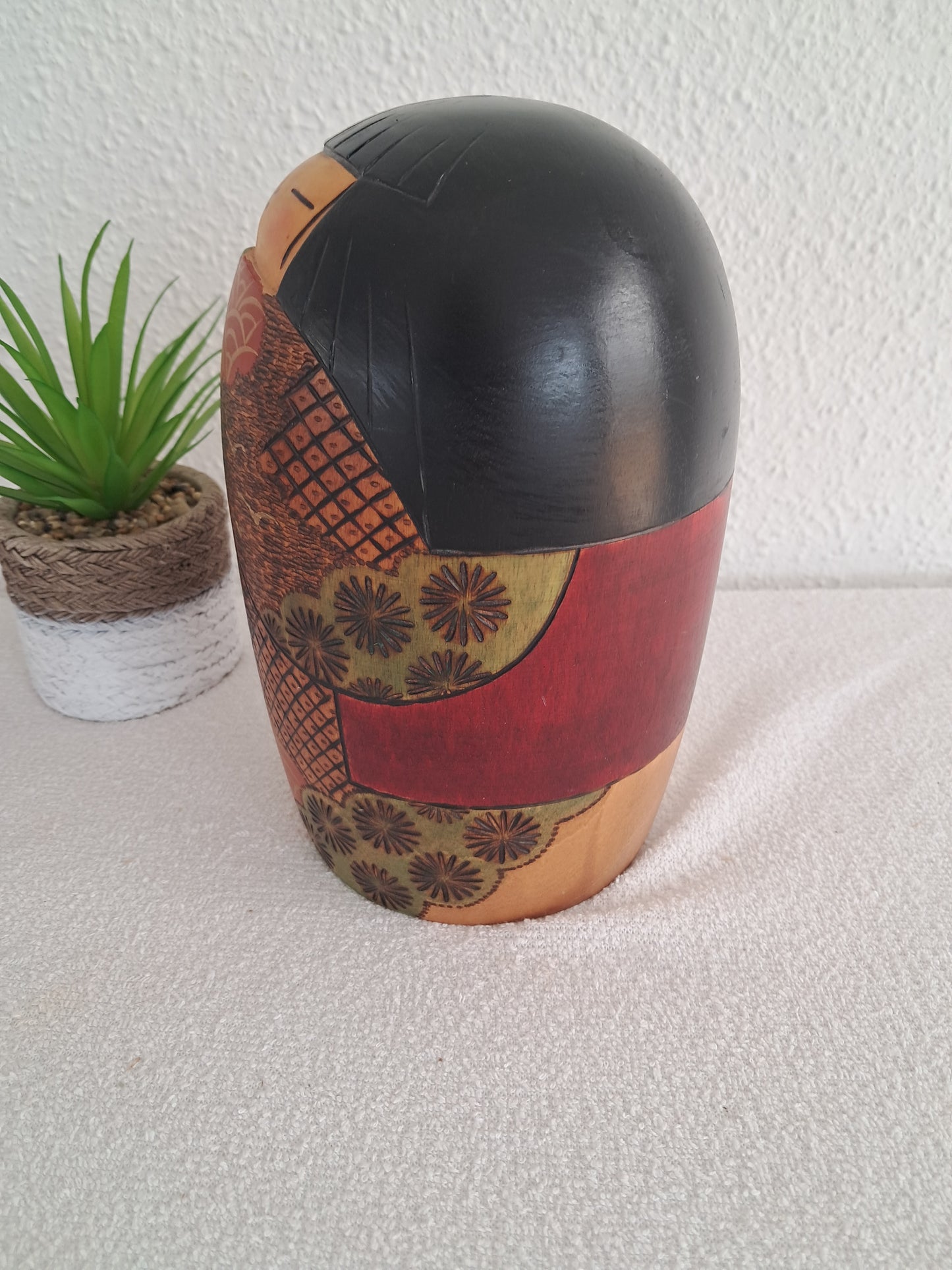 Exclusive sosaku kokeshi by Yoshio Otani (1936-)