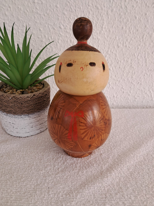 Vintage Sosaku kokeshi made by Issetsu Kuribayashi (1924-2011)