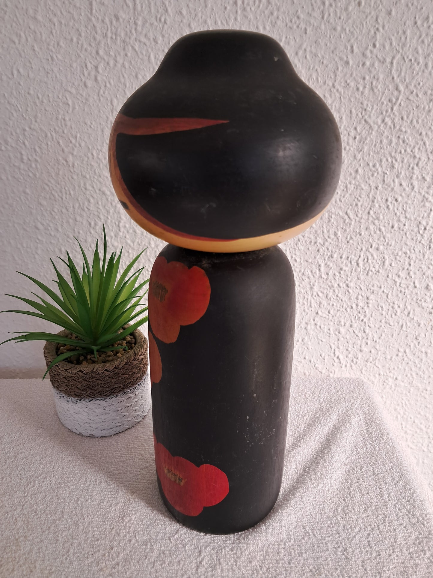 Vintage Sosaku kokeshi made by Masao Watanabe (1917-2007)