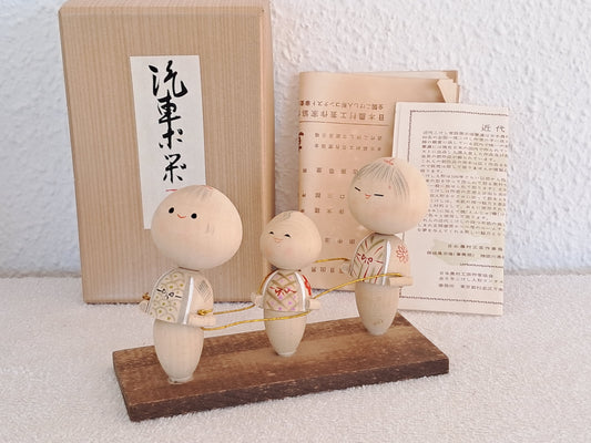 Exclusive Sosaku Kokeshi doll by Issetsu Kuribayashi (1924-2011)