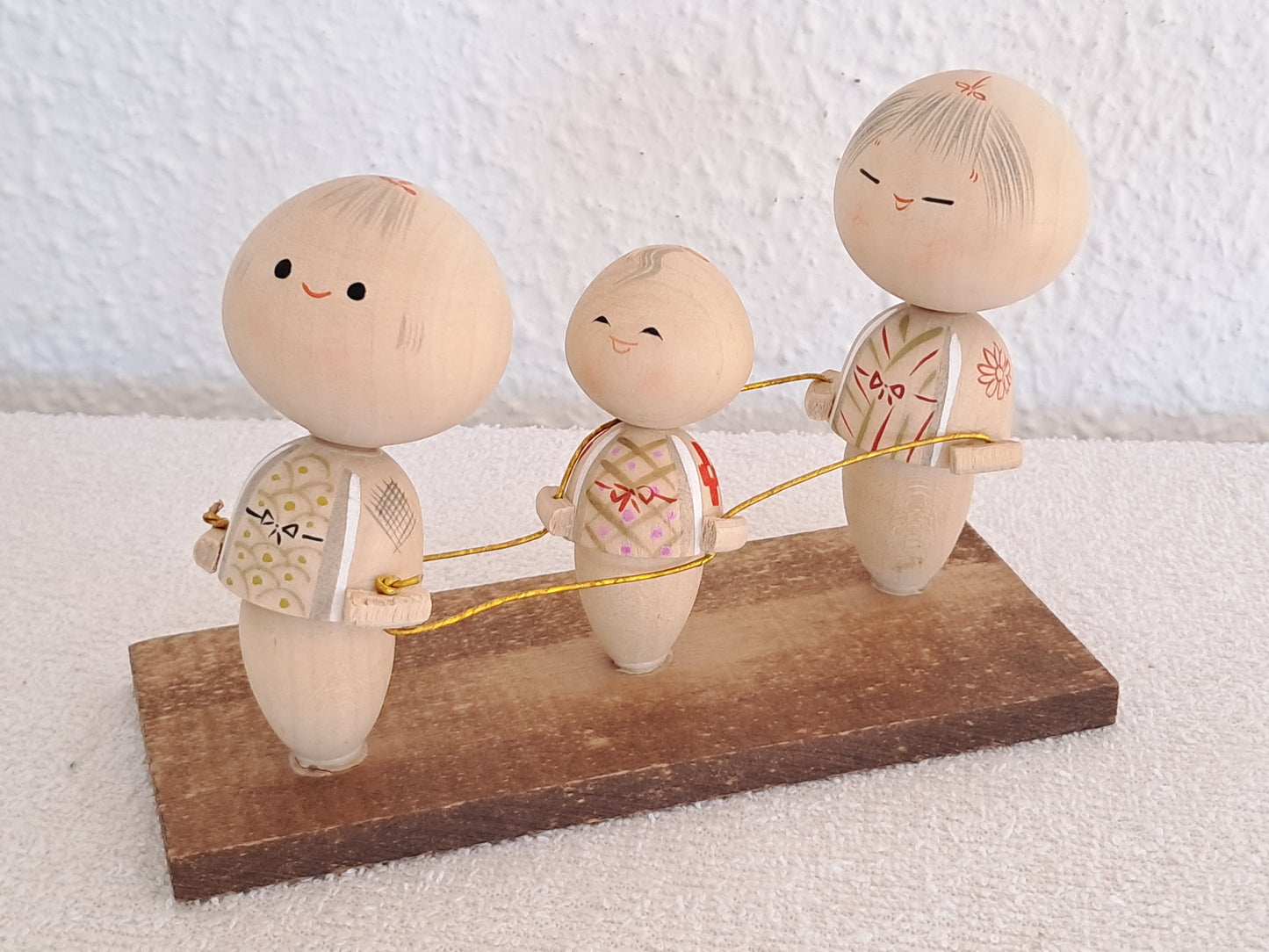 Exclusive Sosaku Kokeshi doll by Issetsu Kuribayashi (1924-2011)