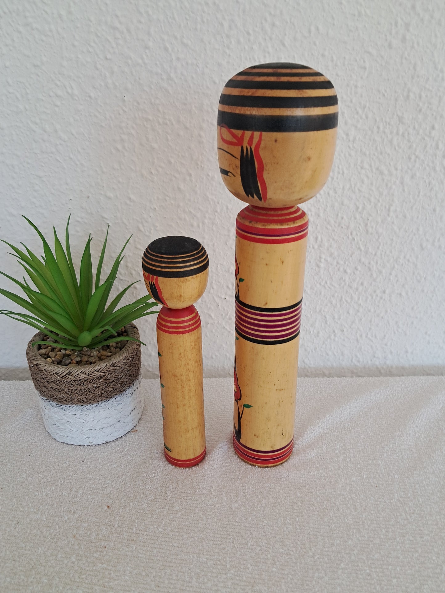 Set traditional kokeshi by Jiryo Kobo atelier.