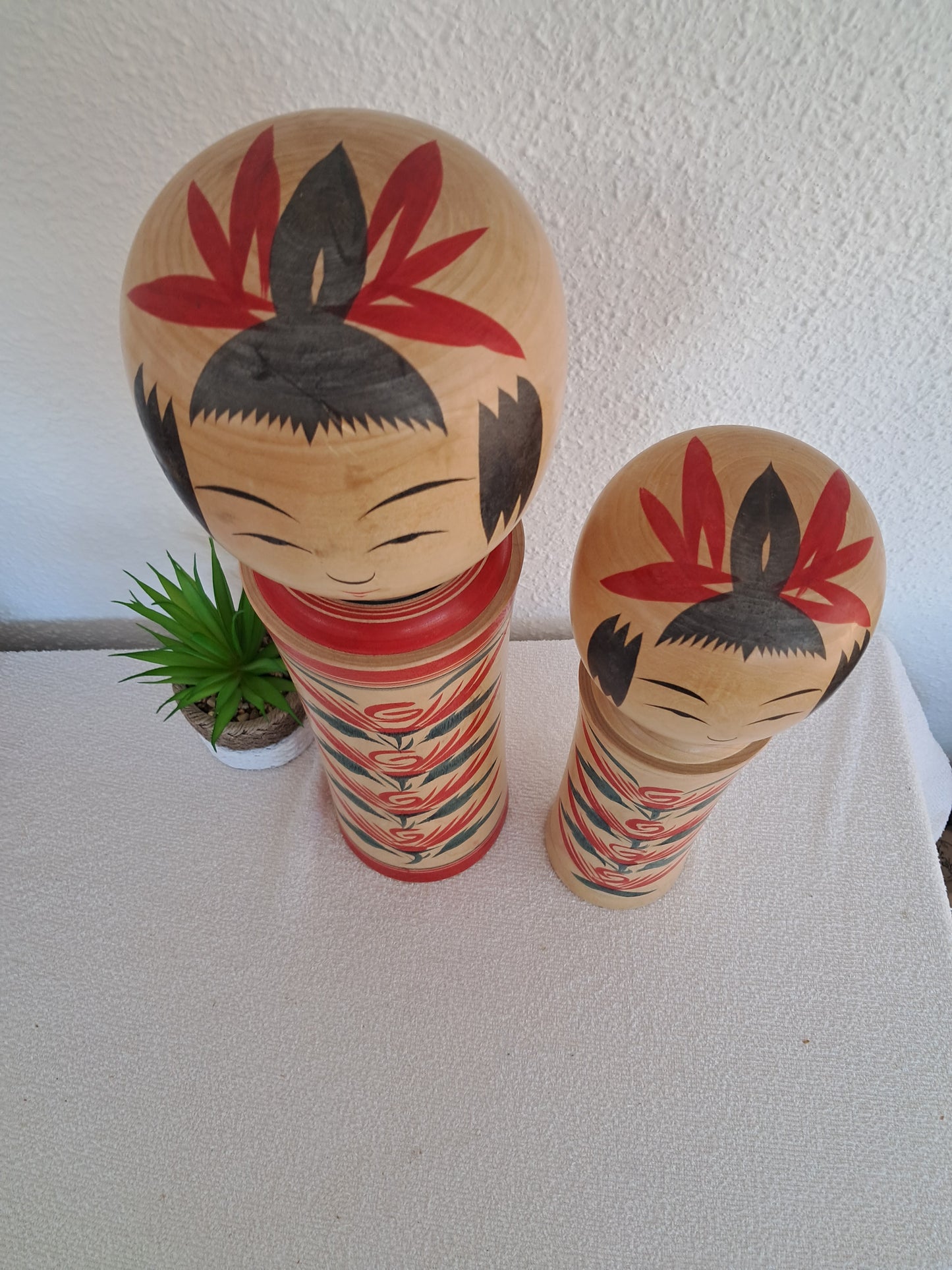 Exclusive pair traditional Naruko kokeshi by Takahashi takezo (1888-1969)