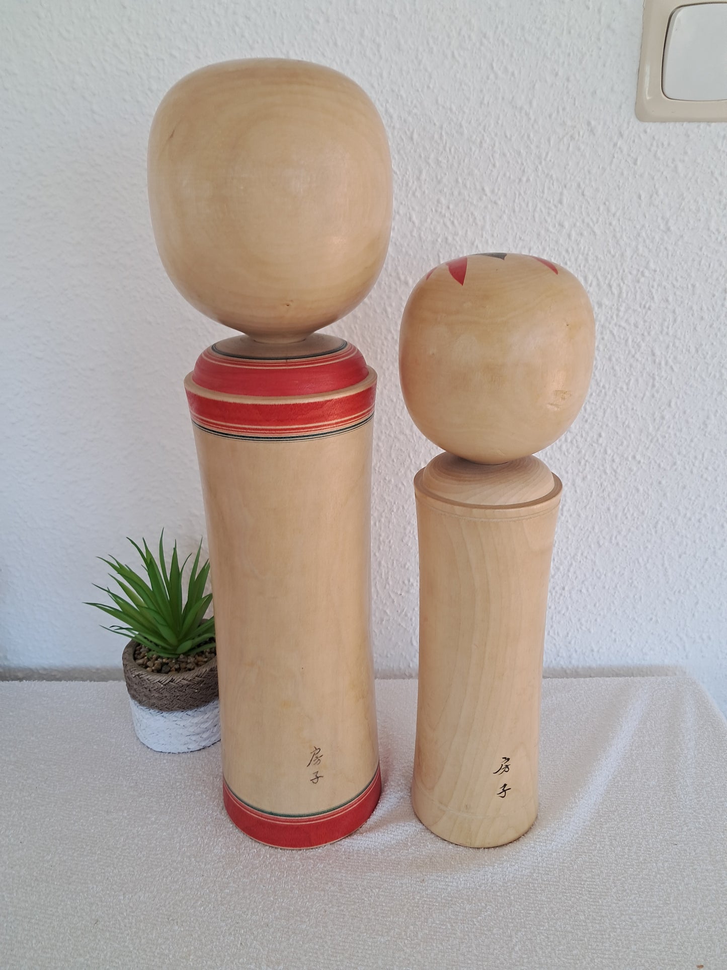 Exclusive pair traditional Naruko kokeshi by Takahashi takezo (1888-1969)