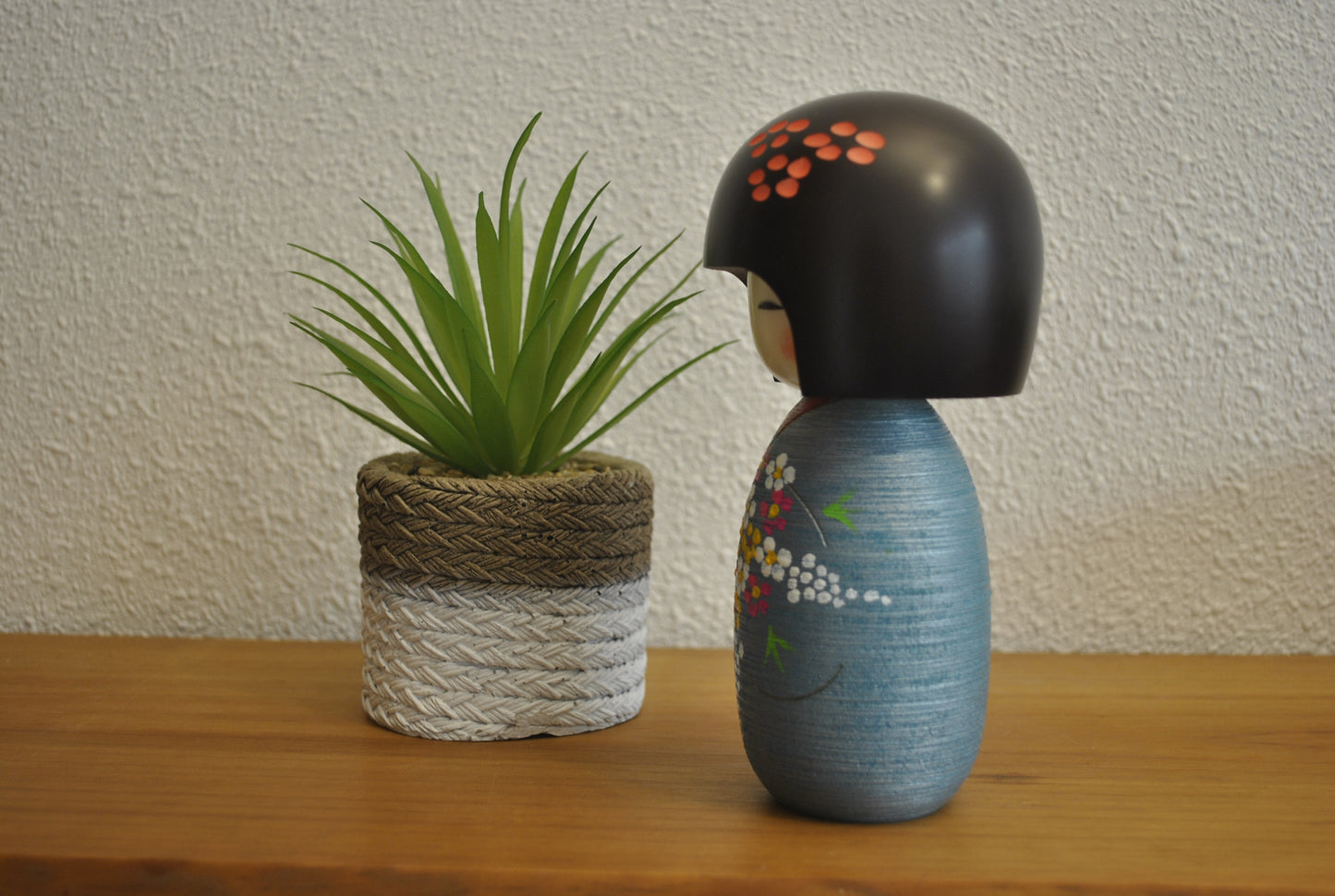 Gumma kokeshi made by Fujikawa Masae (1942-)