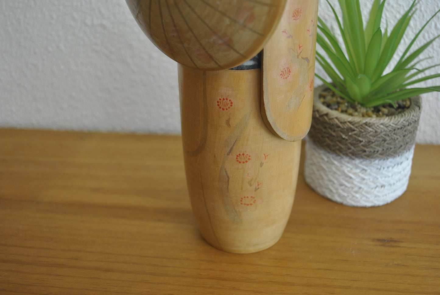 Vintage Sosaku kokeshi made by Miyashita Hajime (1940-)