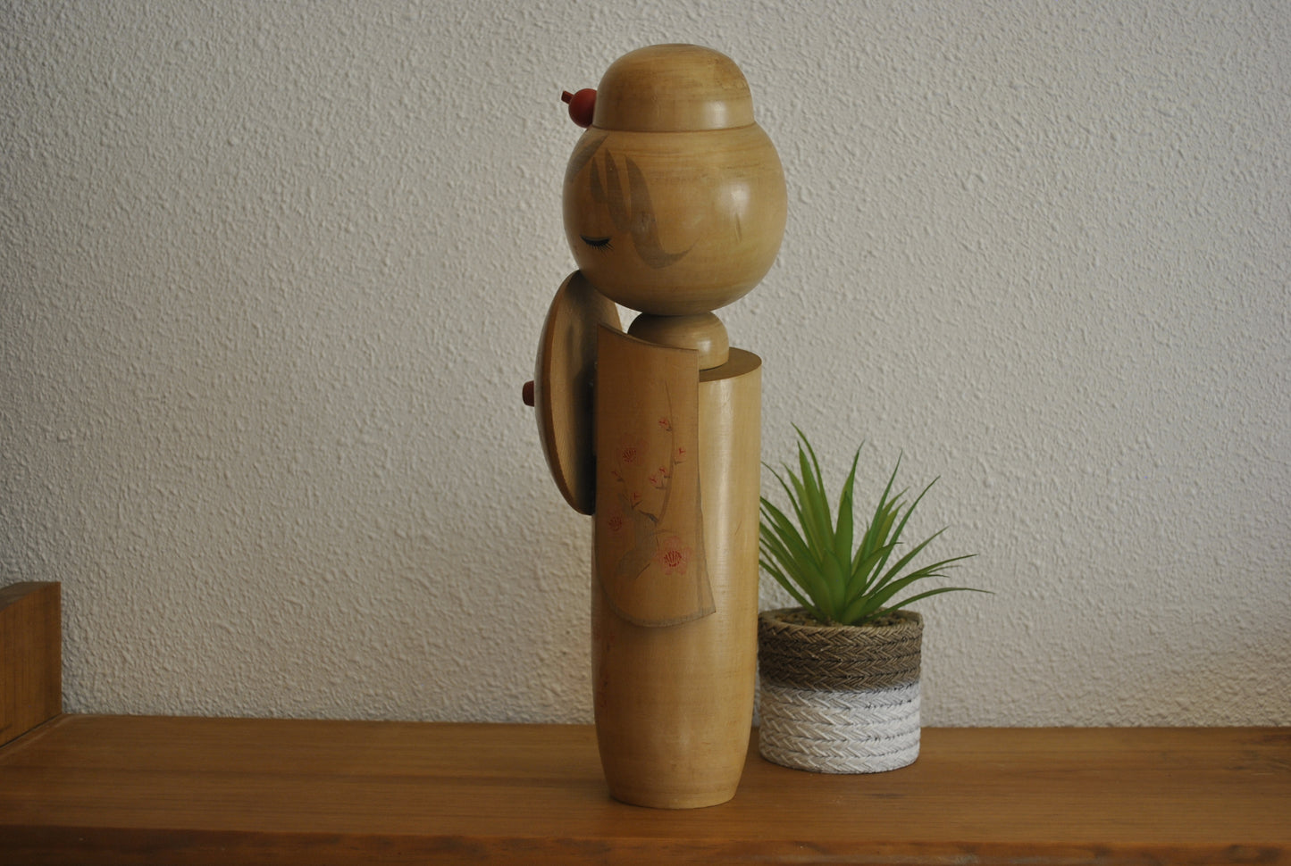 Vintage Sosaku kokeshi made by Miyashita Hajime (1940-)