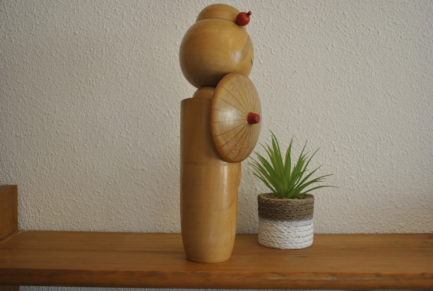 Vintage Sosaku kokeshi made by Miyashita Hajime (1940-)