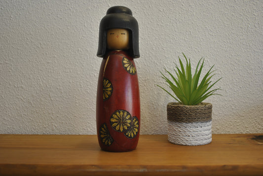 Vintage Sosaku kokeshi made by Yasuko