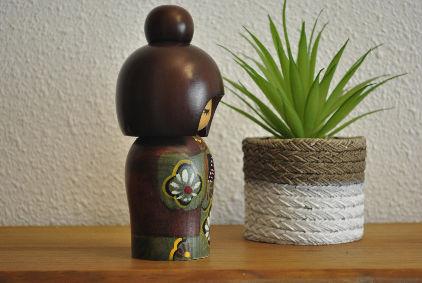 Vintage Gumma kokeshi made by Miyashita Hajime (1940-)