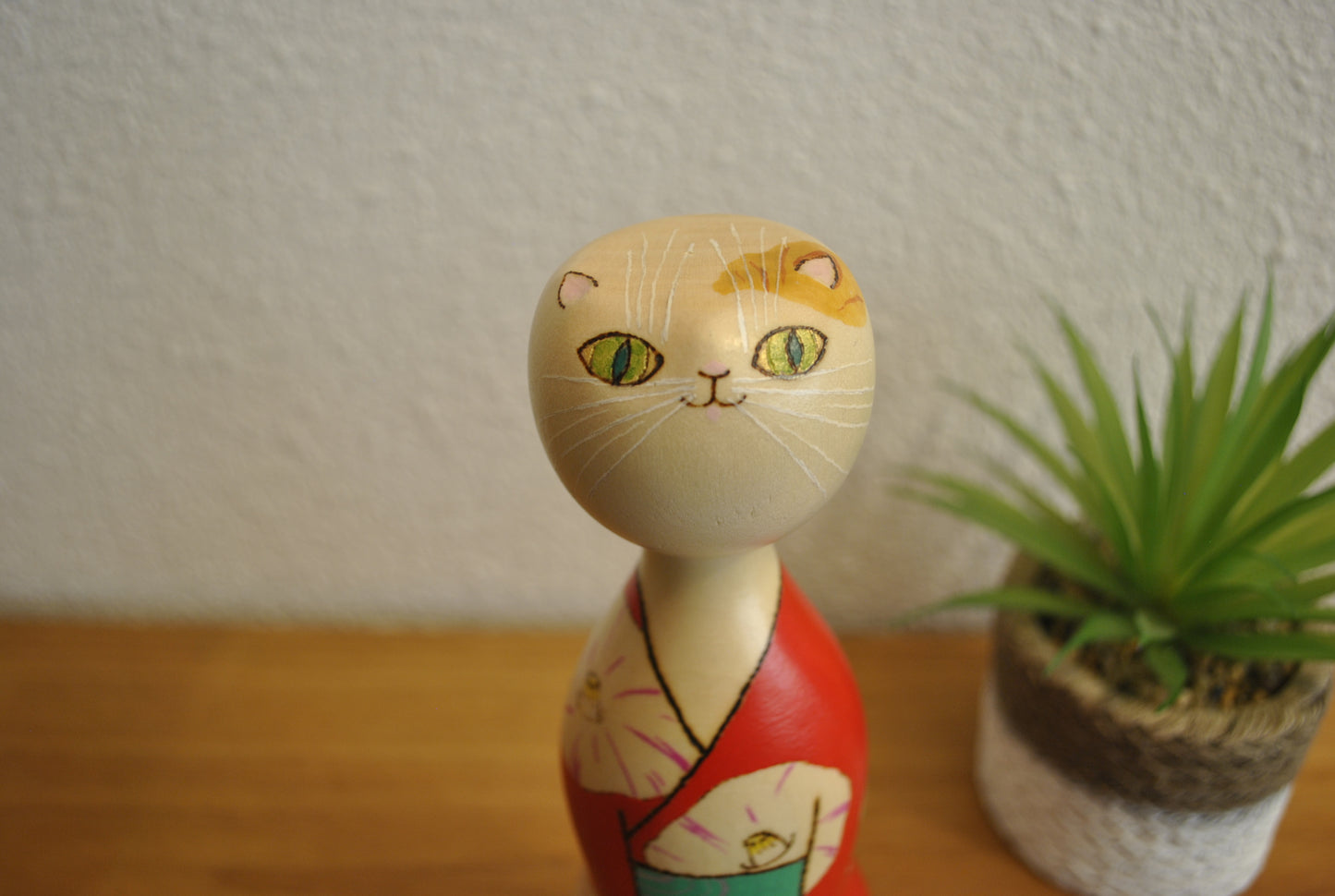 Unique Neko Kokeshi made by Oki Yasunobu (1955-)