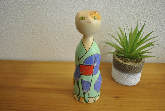 Unique Neko Kokeshi made by Oki Yasunobu (1955-)