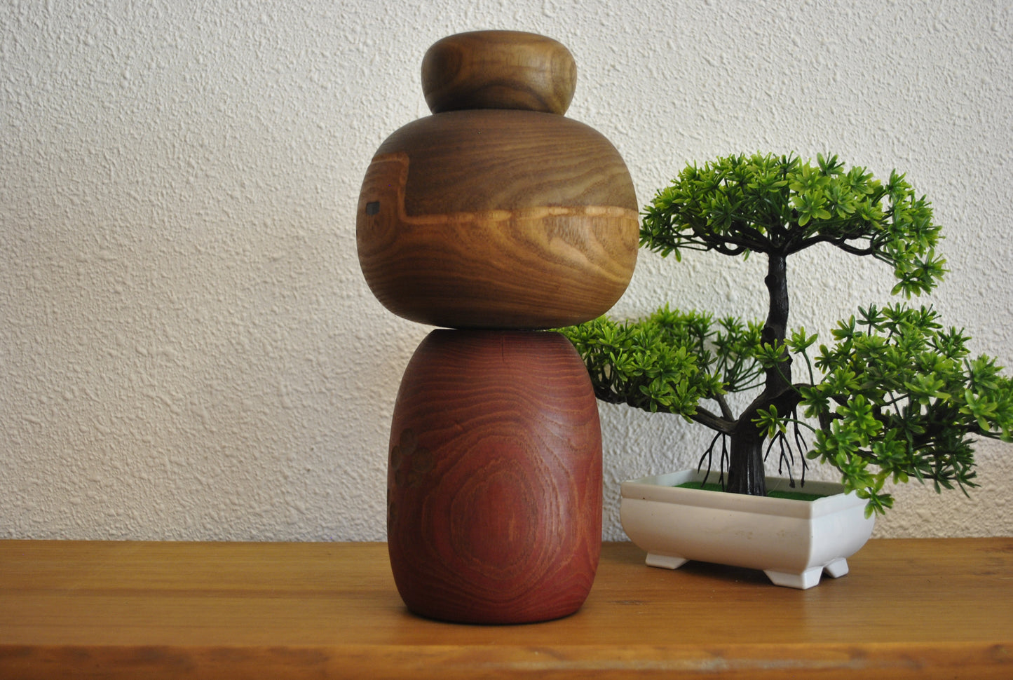 Exclusive vintage Sosaku kokeshi mad by Sanpei Yamanaka (1926-2012)