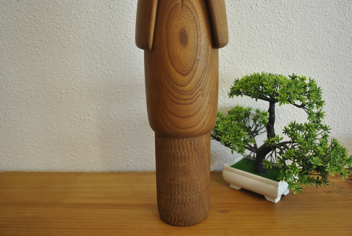 Exclusive  vintage sosaku kokeshi made by Shouzan Shido (1932-1995) 47cm!