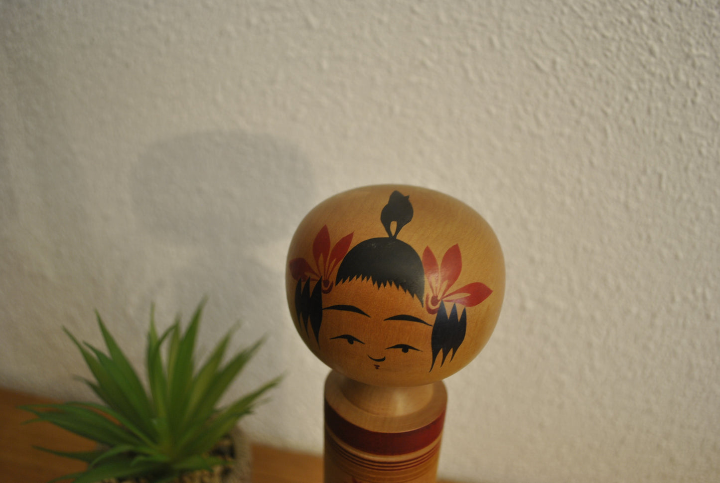 Vintage Traditonal Tsugaru-Naruko Kokeshi made by Honda Isao (1941-)