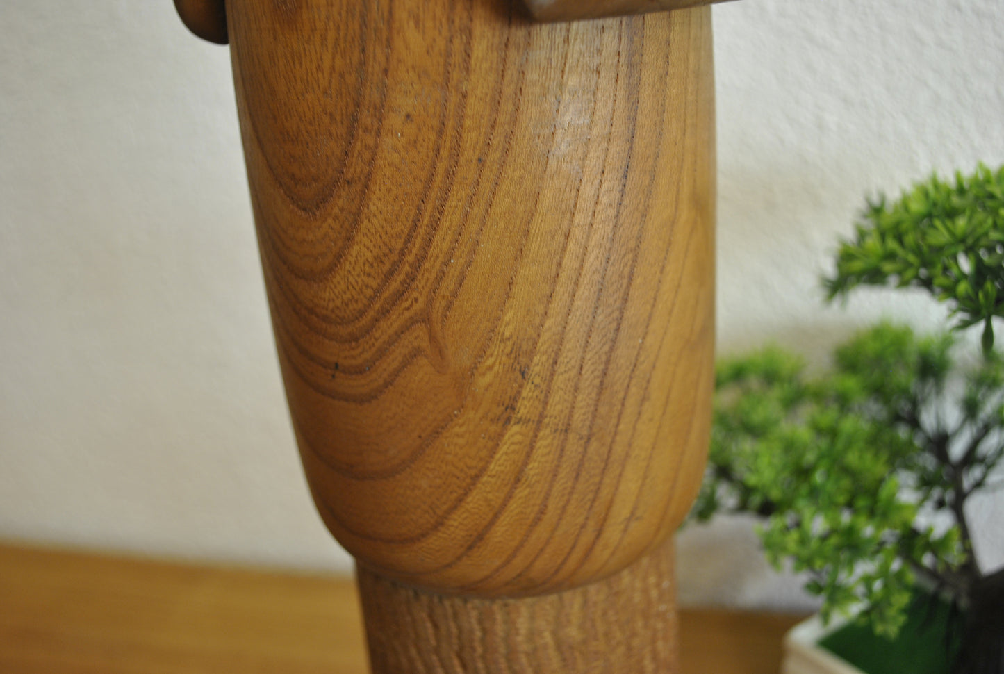 Exclusive  vintage sosaku kokeshi made by Shouzan Shido (1932-1995) 47cm!