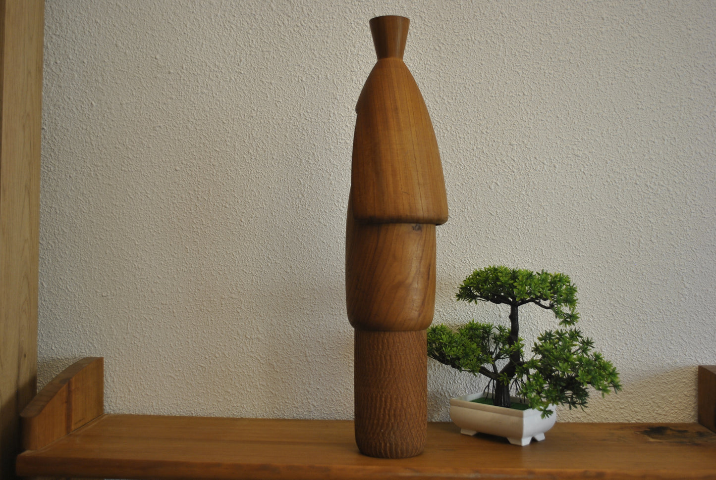 Exclusive  vintage sosaku kokeshi made by Shouzan Shido (1932-1995) 47cm!