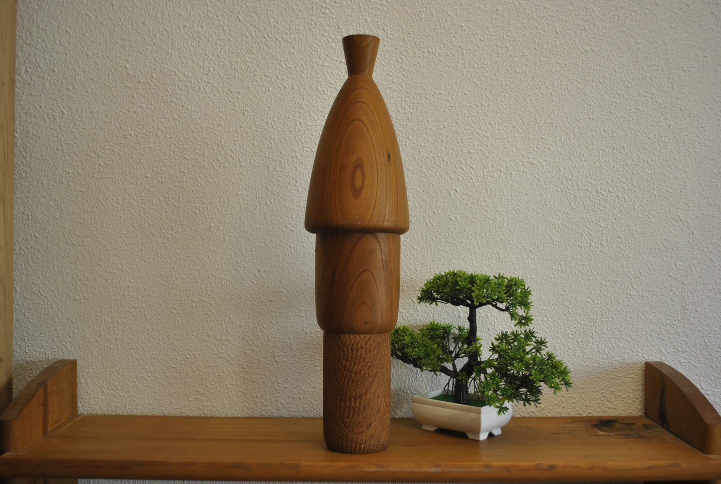 Exclusive  vintage sosaku kokeshi made by Shouzan Shido (1932-1995) 47cm!