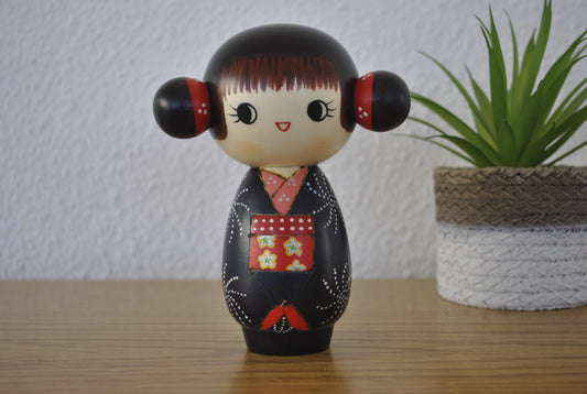 Sosaku Kokeshi made by Chie Tamura