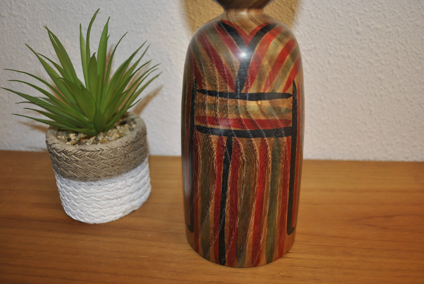 Vintage traditional Kijiyama kokeshi made by Takahashi Yuji (1934-)