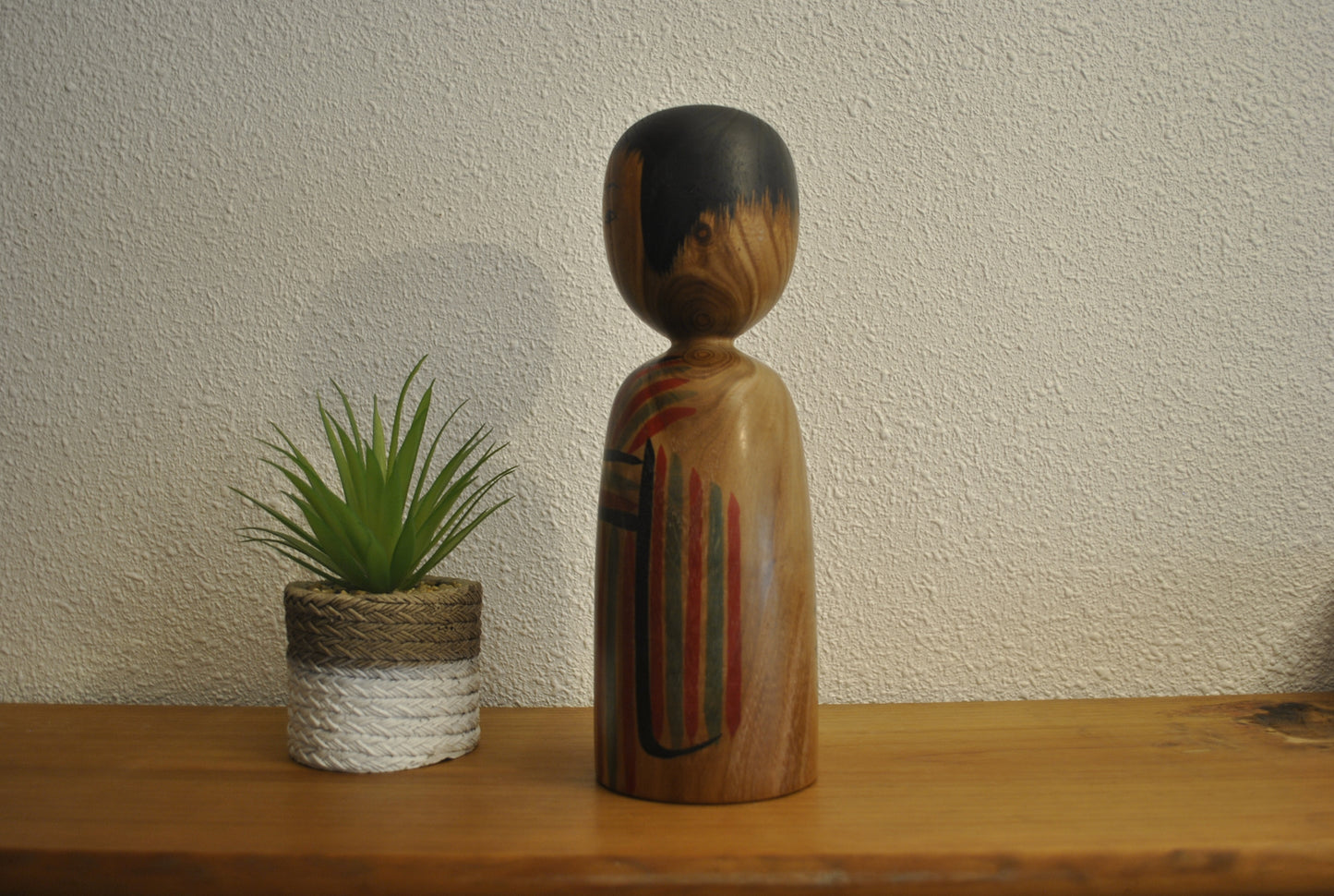 Vintage traditional Kijiyama kokeshi made by Takahashi Yuji (1934-)