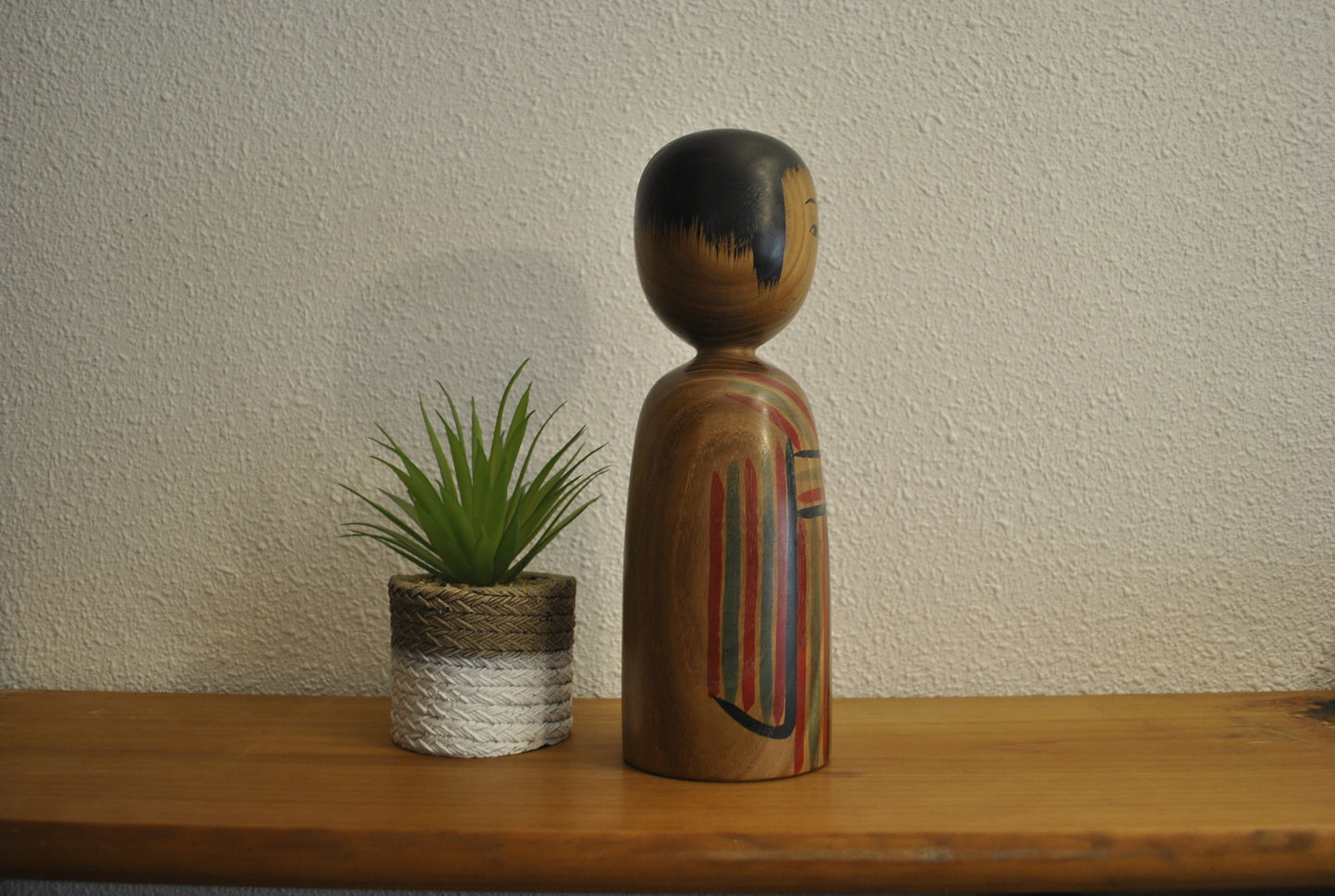 Vintage traditional Kijiyama kokeshi made by Takahashi Yuji (1934-)