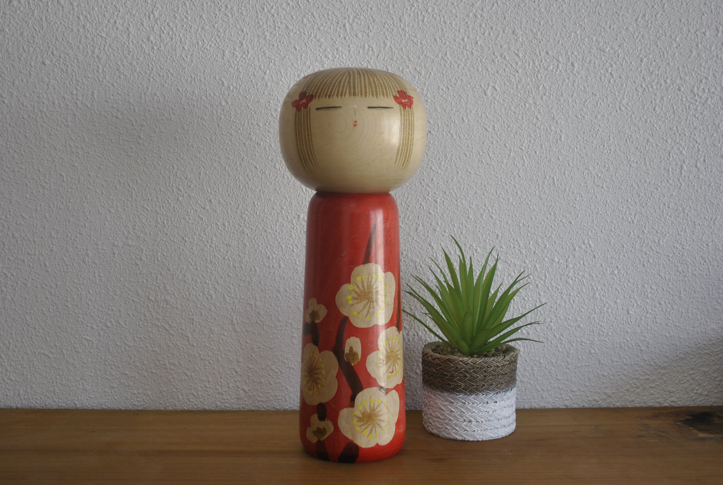 vintage kokeshi by Usuki Hakuho