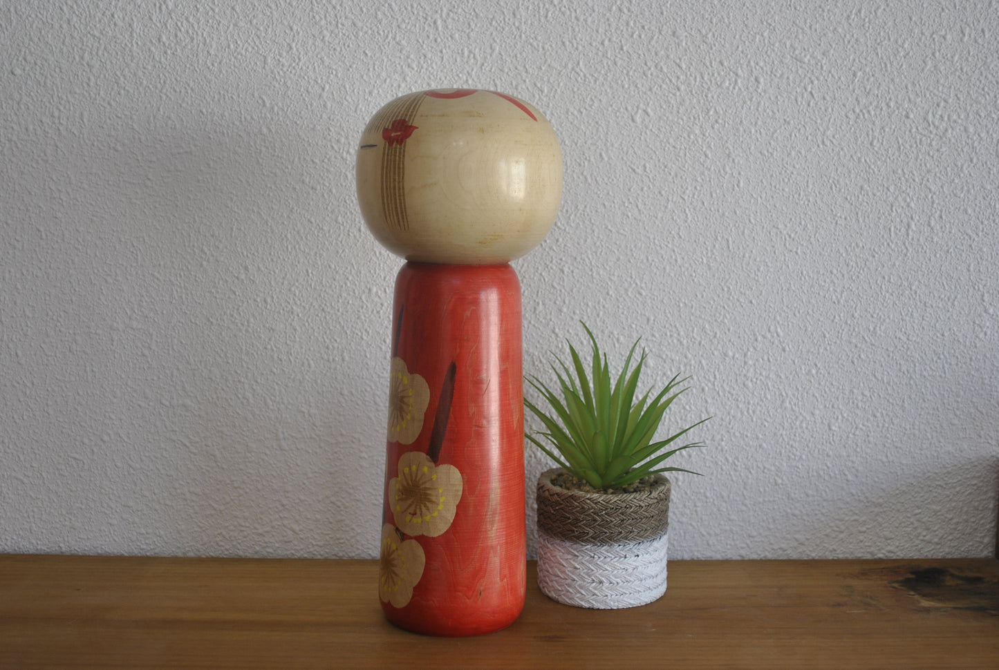 vintage kokeshi by Usuki Hakuho