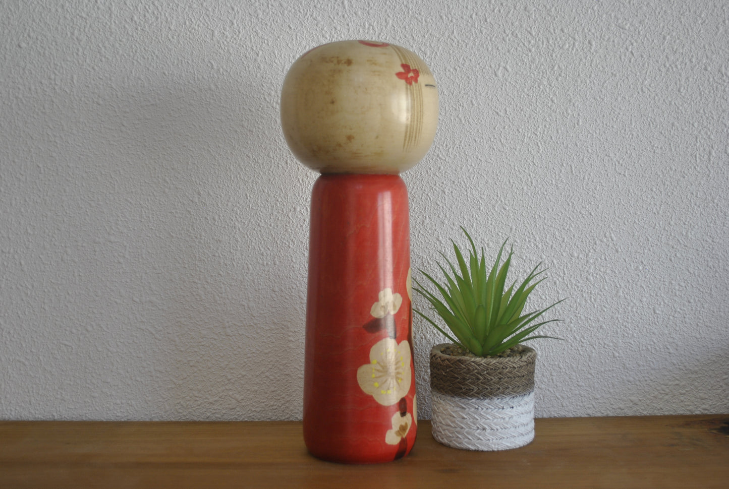 vintage kokeshi by Usuki Hakuho