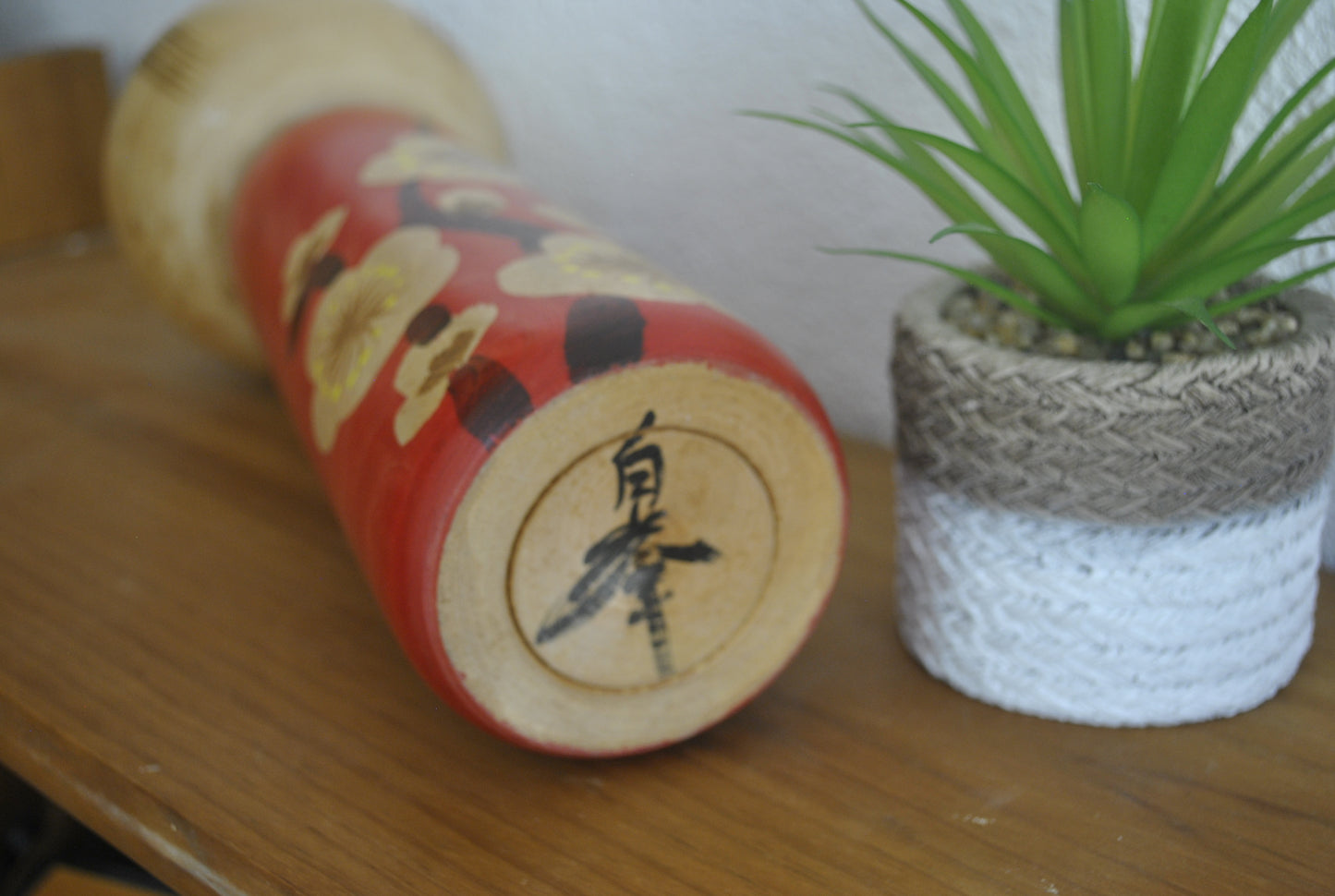 vintage kokeshi by Usuki Hakuho