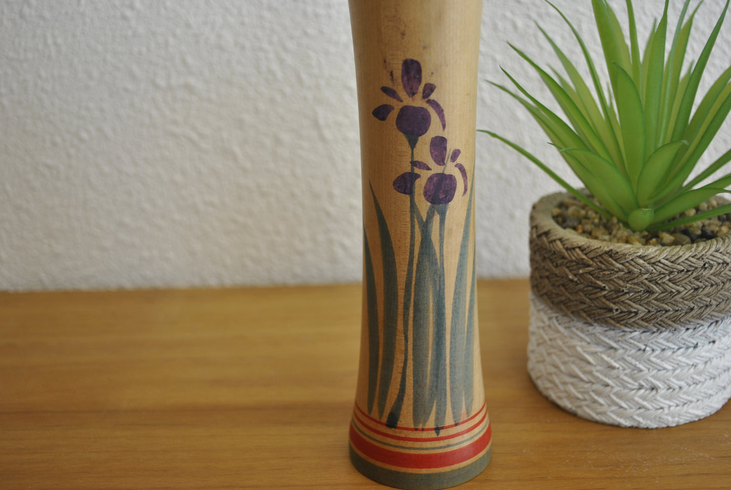 Vintage traditional Tsugaru kokeshi made by Shimazu Seichi (1930-)