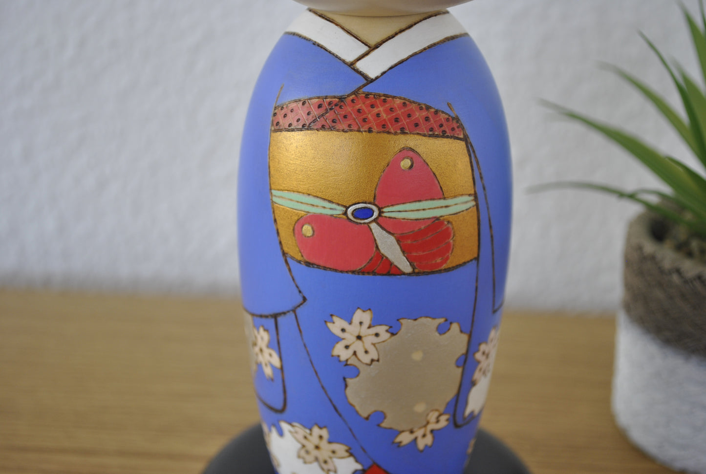 Unique Sosaku Kokeshi made by Oki Yasunobu (1955-) With original box!