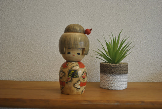 Vintage Sosaku kokeshi made by Miyashita Hajime (1940-)