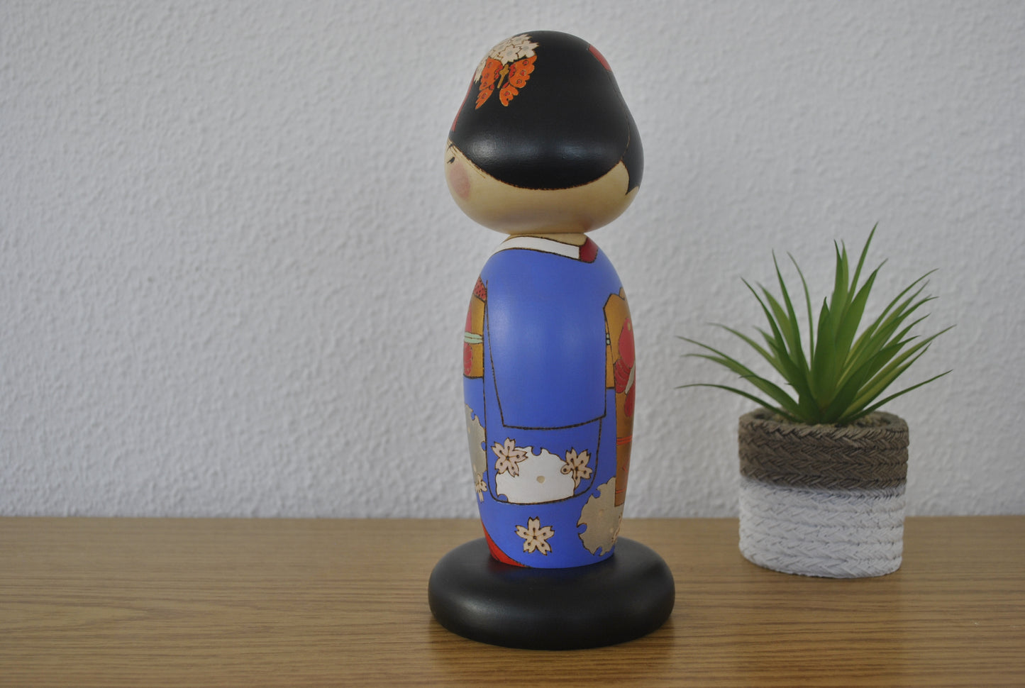 Unique Sosaku Kokeshi made by Oki Yasunobu (1955-) With original box!