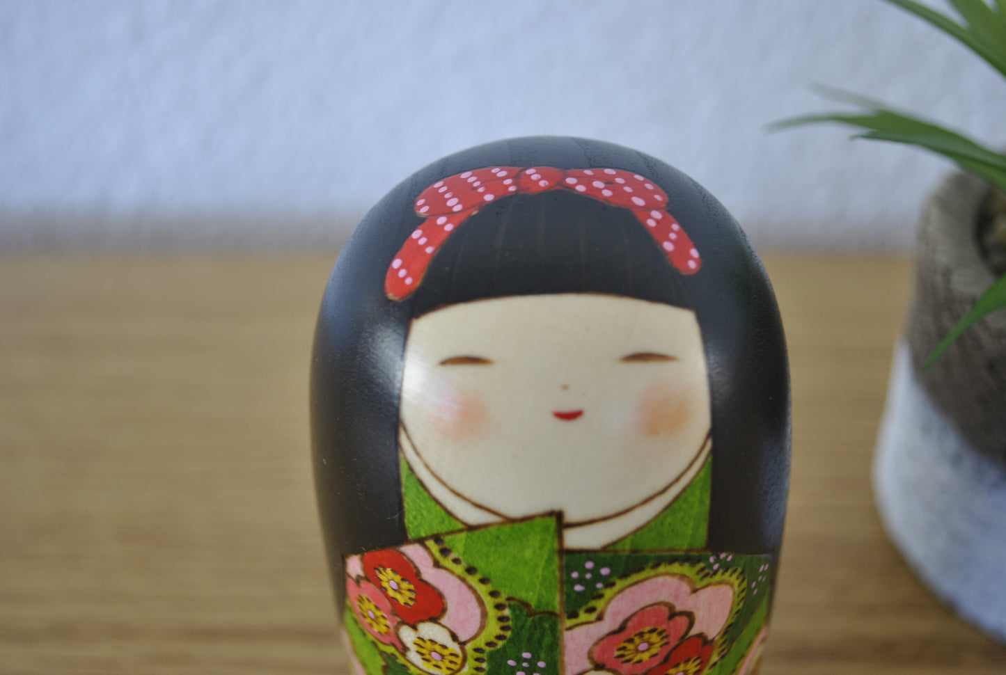 Elegant Sosaku kokeshi made by Fumio Tomidokoro (1948-)