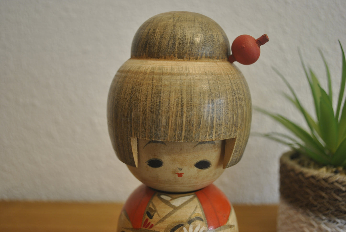 Vintage Sosaku kokeshi made by Miyashita Hajime (1940-)