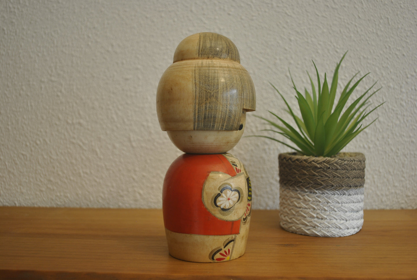 Vintage Sosaku kokeshi made by Miyashita Hajime (1940-)