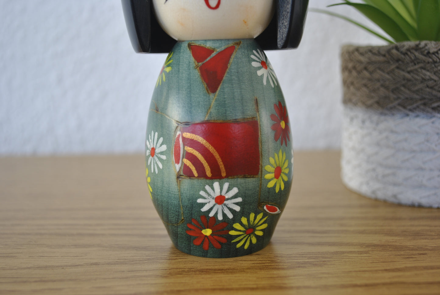 New Sosaku kokeshi made by Chie Tamura - With original box.