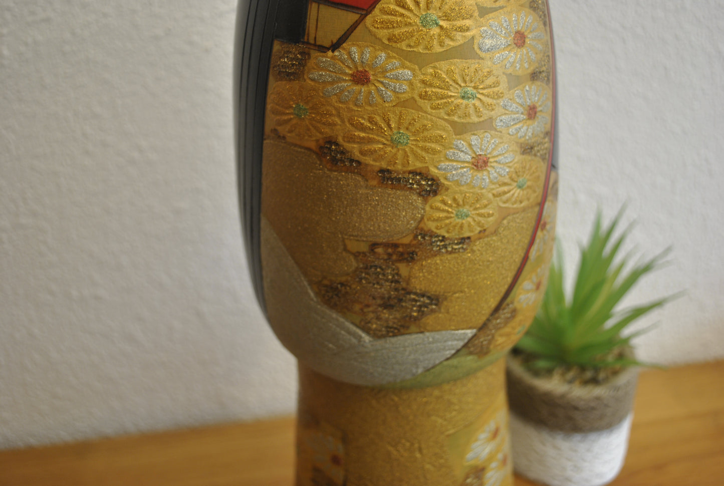 Exclusive Vintage Sosaku Kokeshi made by Toshio Sekiguchi (1947-)