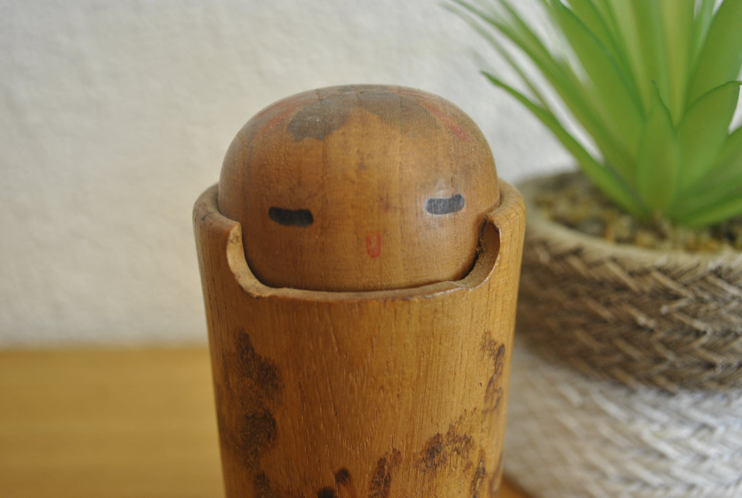 Exclusive Vintage sosaku kokeshi made by Miyajima Muhitsu (1929-)