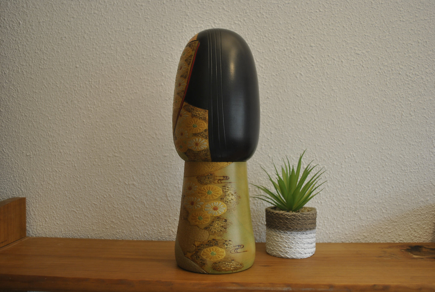 Exclusive Vintage Sosaku Kokeshi made by Toshio Sekiguchi (1947-)