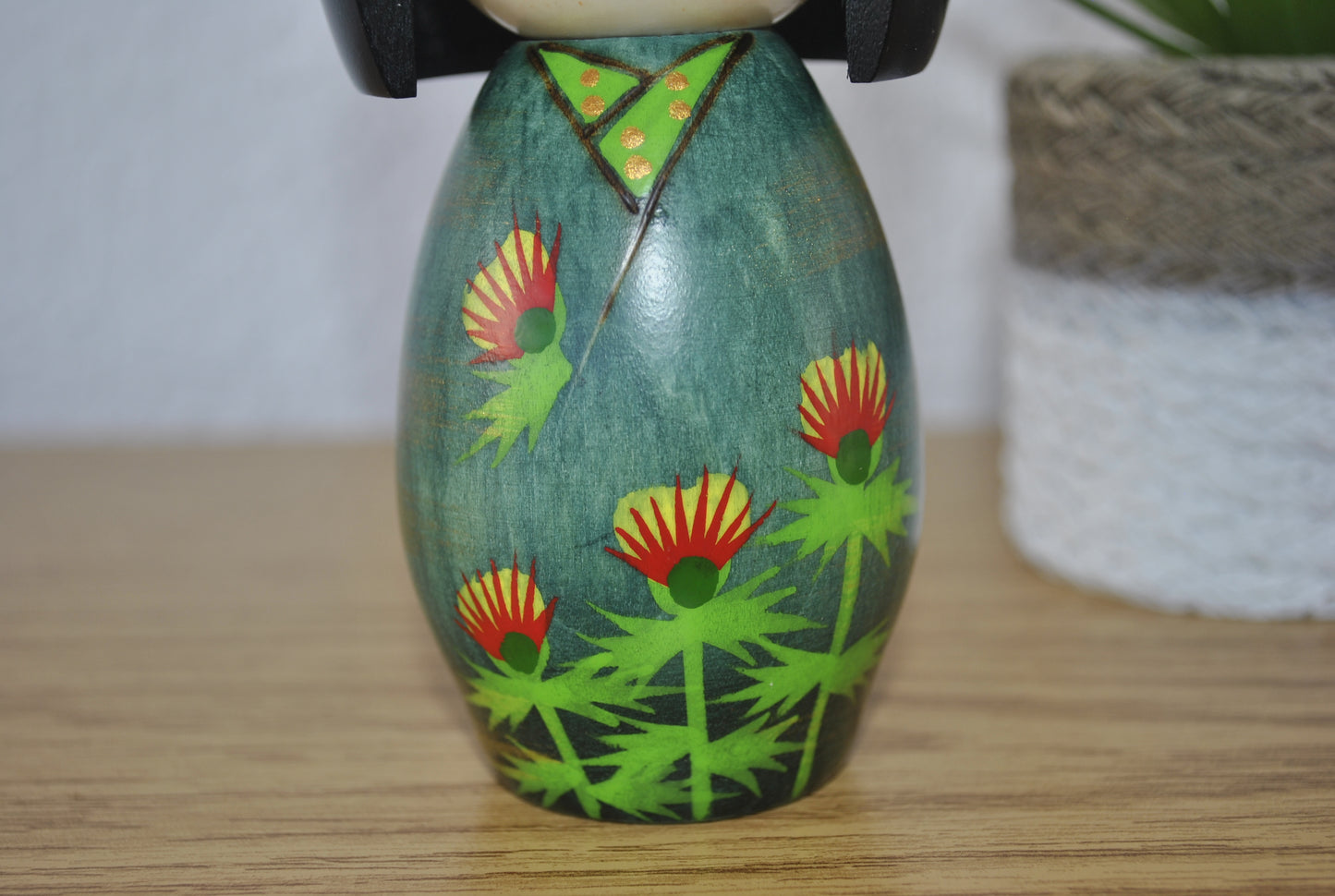 New Sosaku kokeshi made by Chie Tamura - With original box.