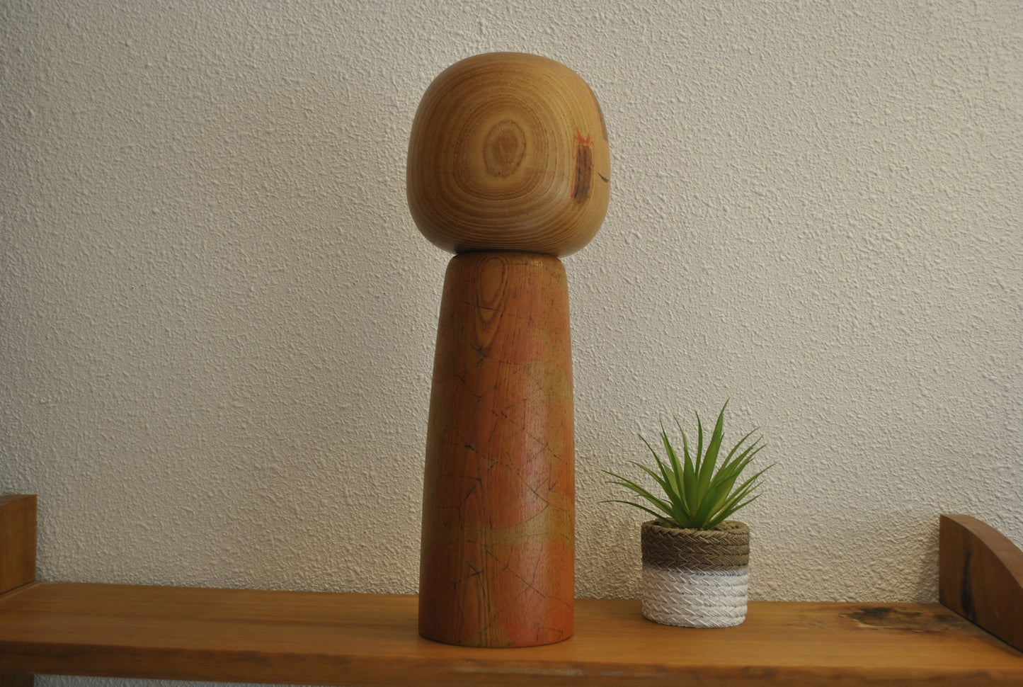 Large vintage Sosaku kokeshi made by Issetsu Kuribayashi (1924-2011) 41cm!