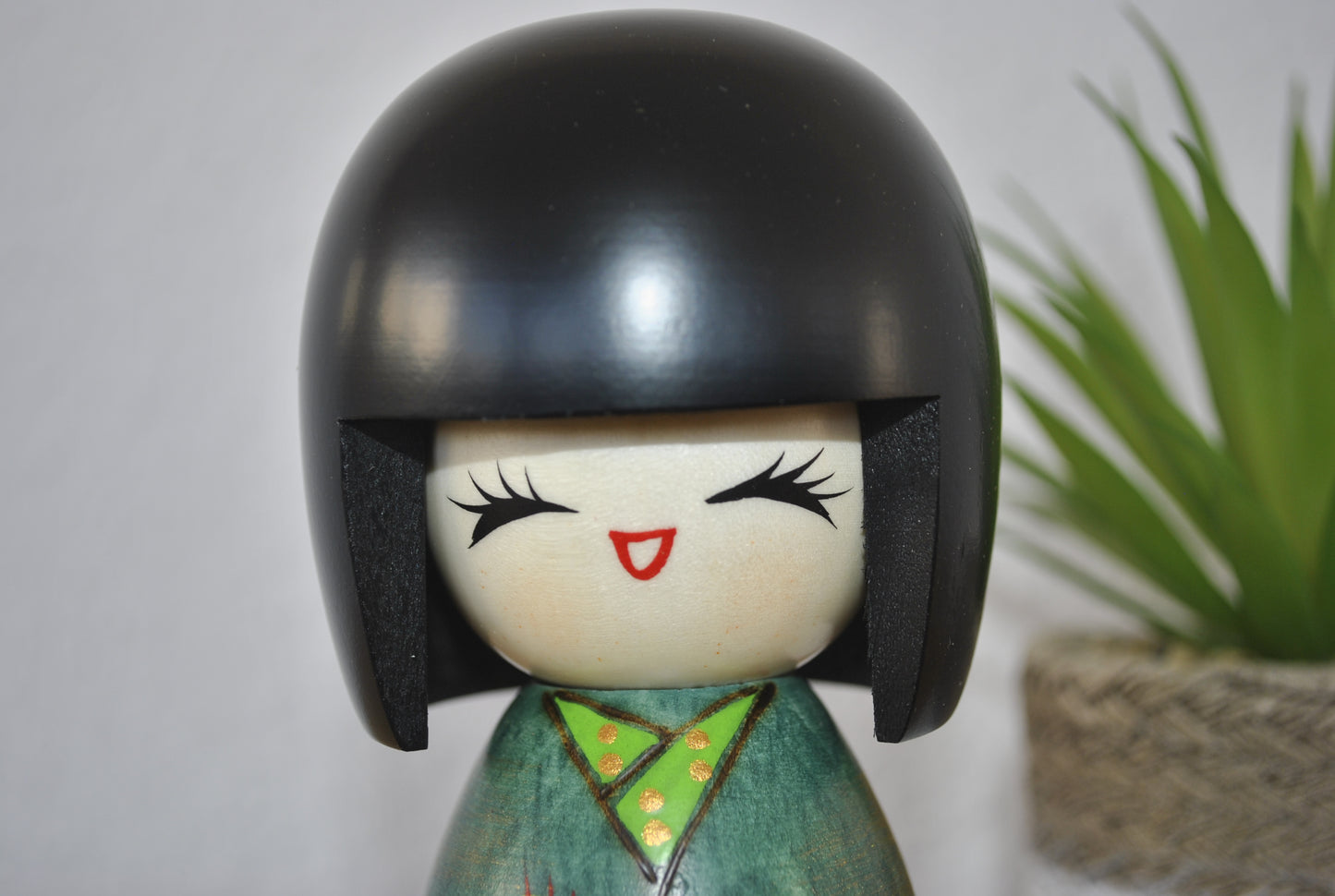 New Sosaku kokeshi made by Chie Tamura - With original box.