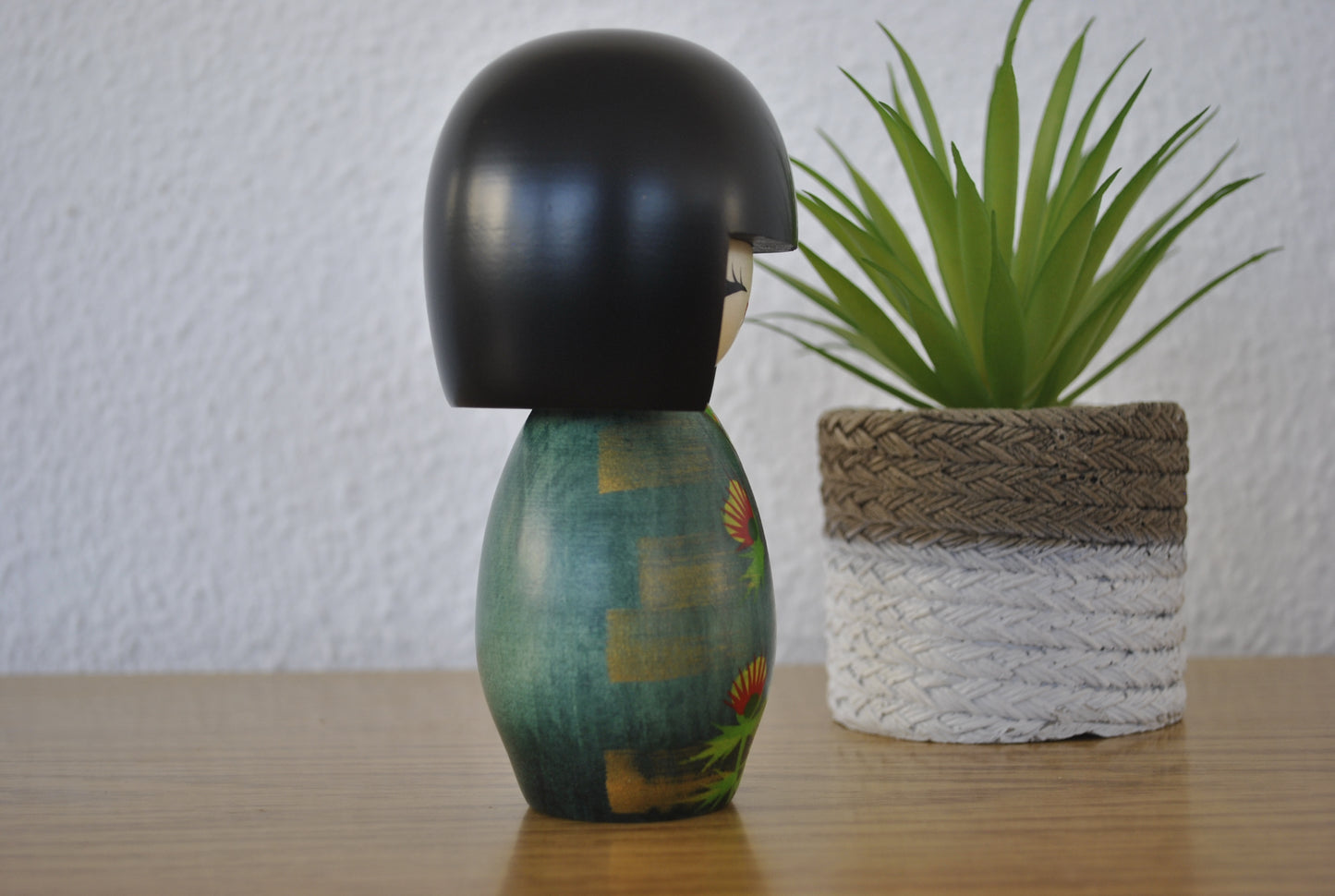 New Sosaku kokeshi made by Chie Tamura - With original box.