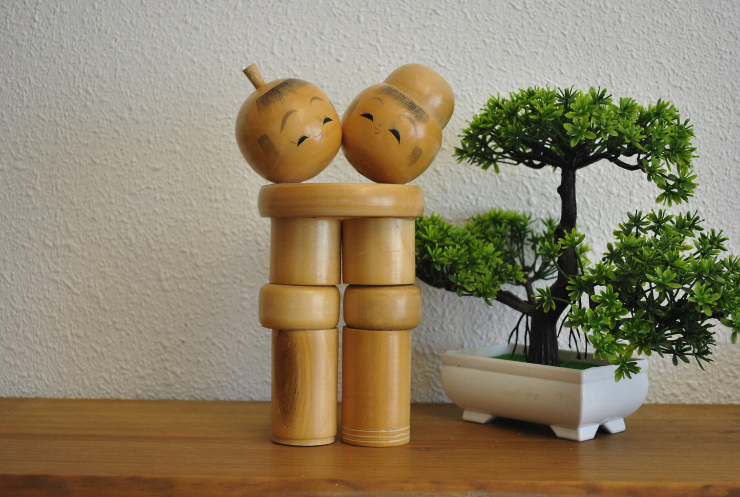 Vintage Sosaku Kokeshi made by Kishi Sadao (1932-1998)