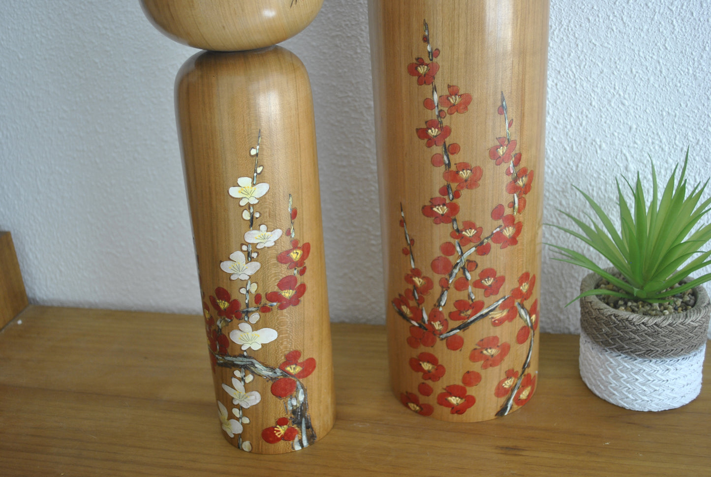 Vintage pair sosaku Kokeshi By Takahashi Akinori (1957-)