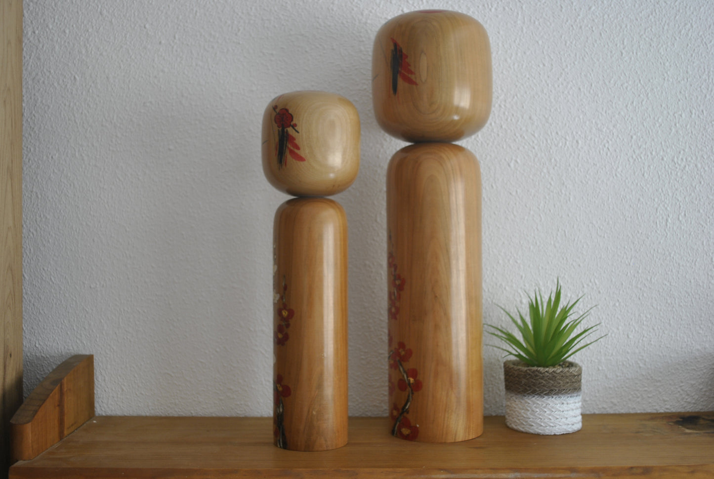 Vintage pair sosaku Kokeshi By Takahashi Akinori (1957-)